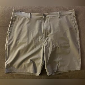NWT Vineyard Vines Breaker Shorts size 42
